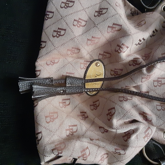 Authentic Dooney and Bourke Shoulder Bag - Picture 4 of 13